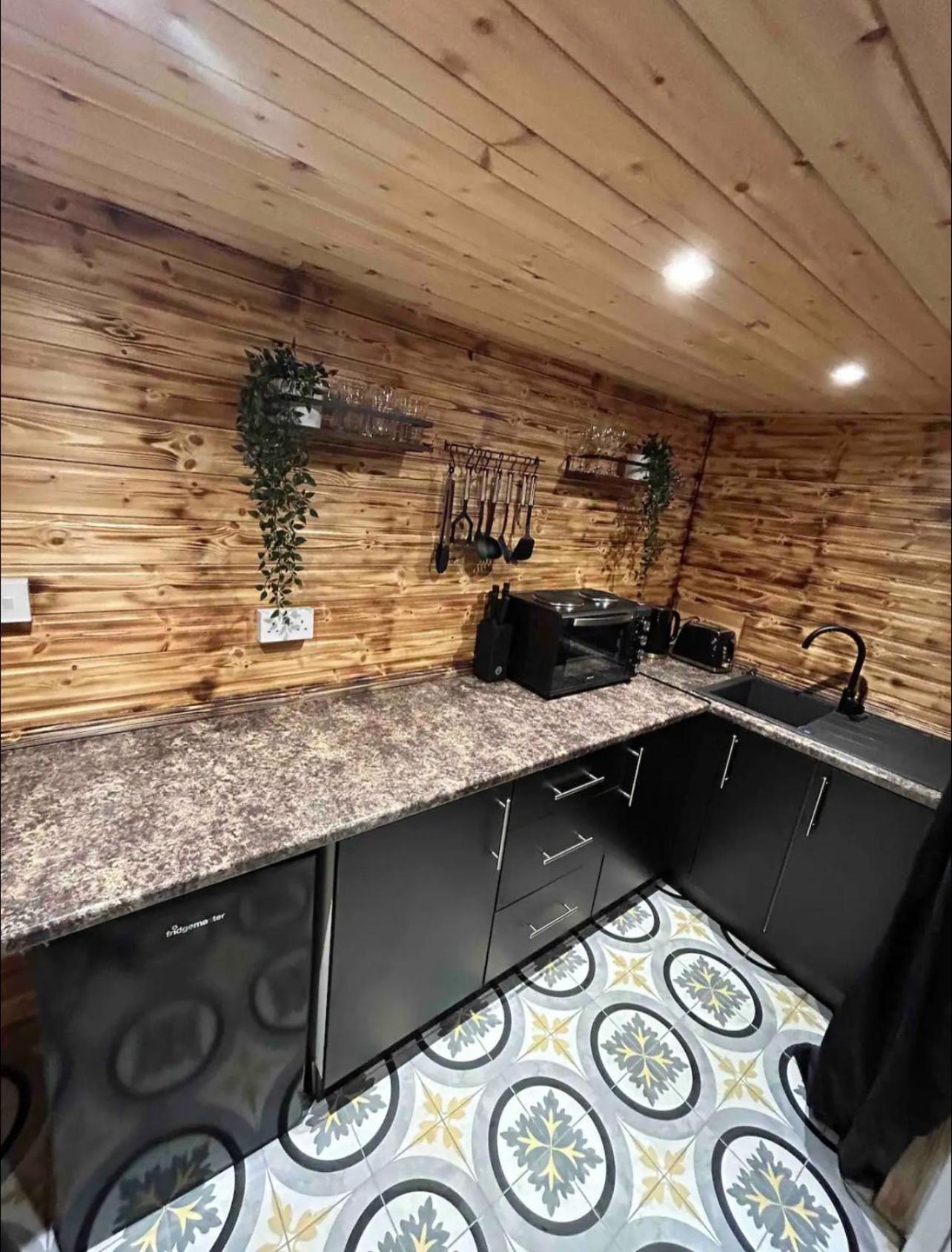 Cozy With Hot Tub! * Cadnam