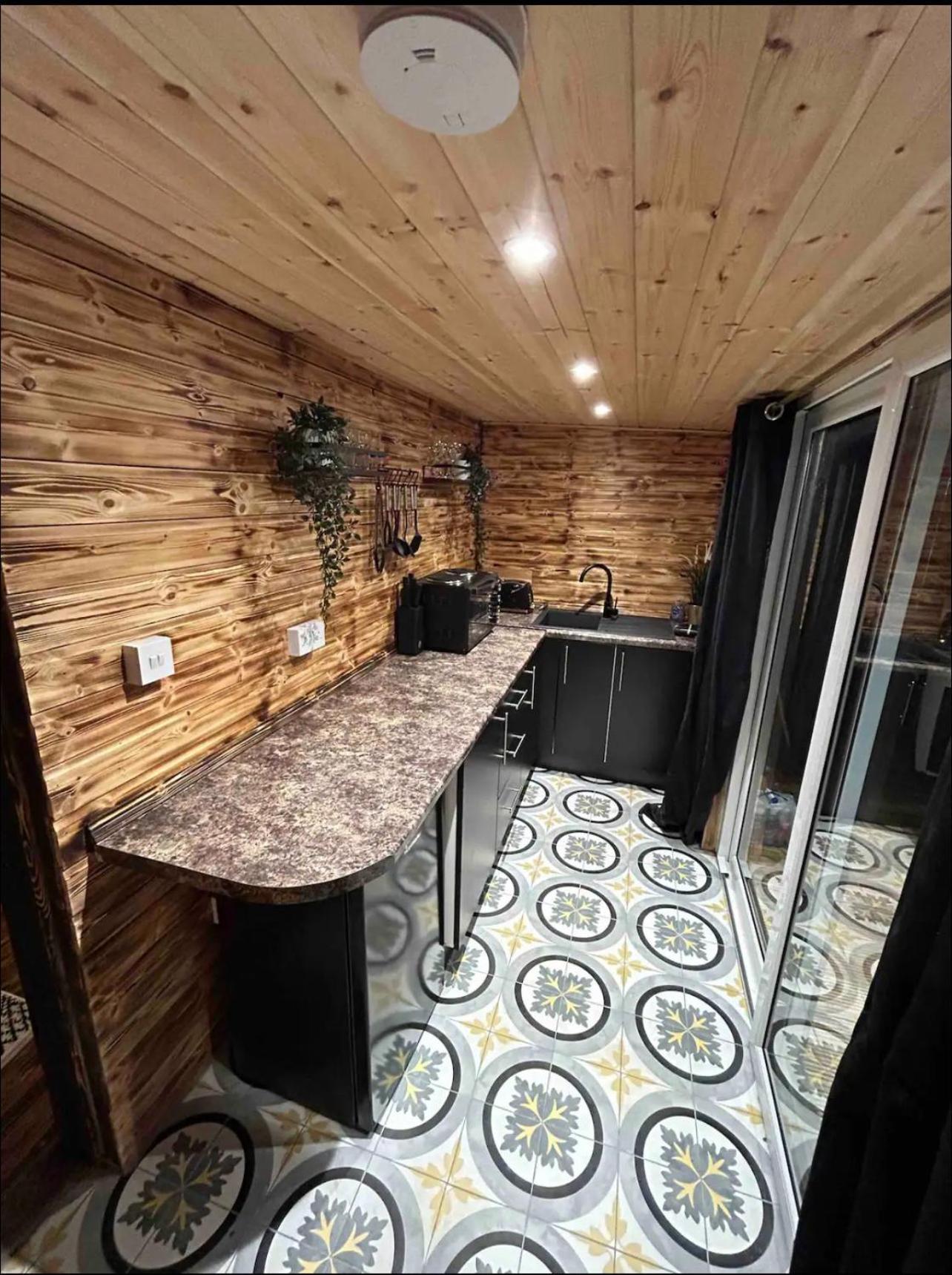Cozy With Hot Tub! * Cadnam