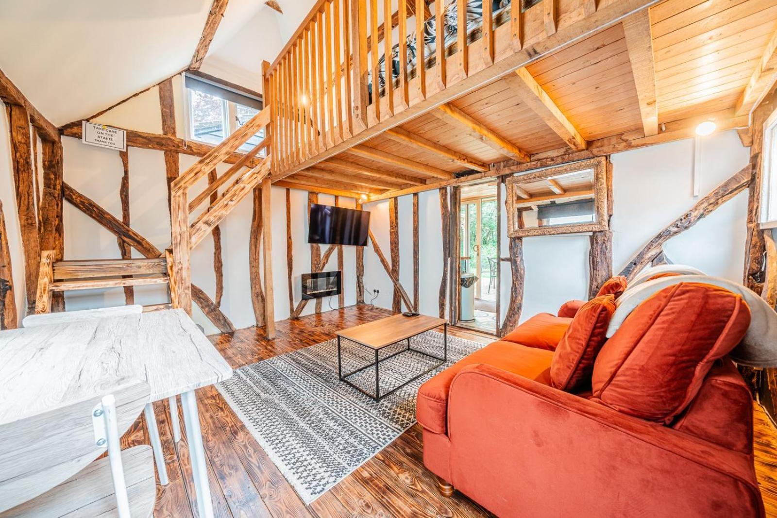 Cozy With Hot Tub! Holiday home