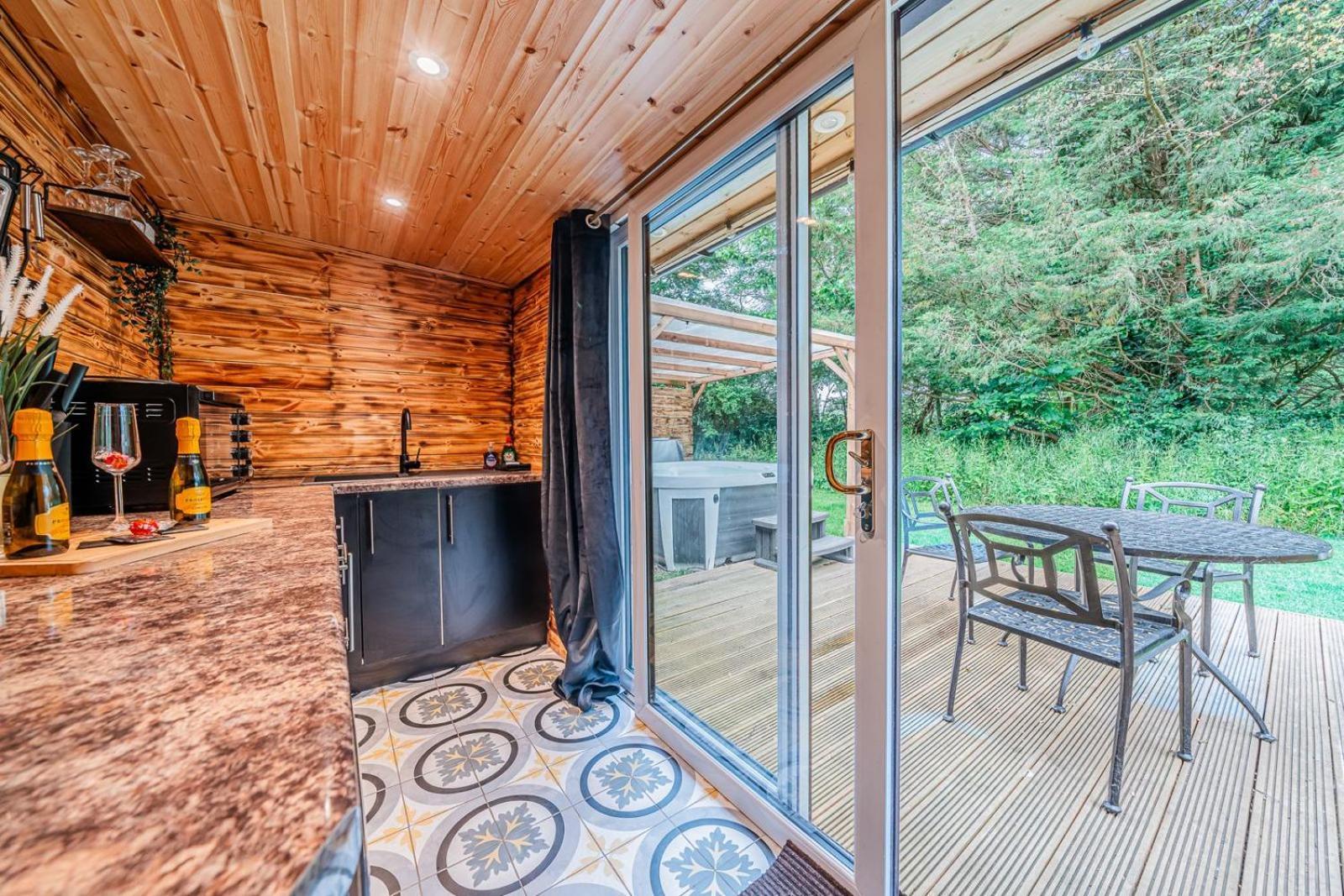 Holiday home Cozy With Hot Tub!