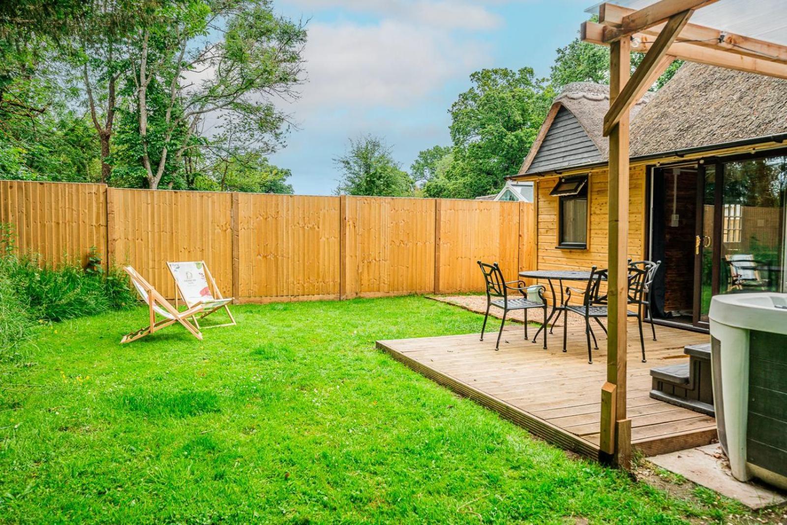 Cozy With Hot Tub! Holiday home Cadnam